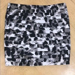 GUESS ZIP UP MINI SKIRT ✨